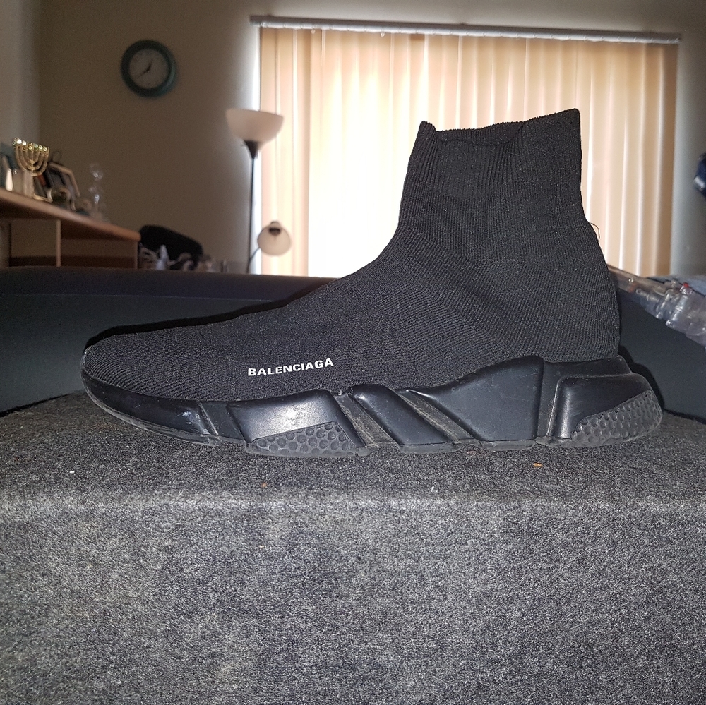 Balenciaga kicks for sale - Picture 2 of 3